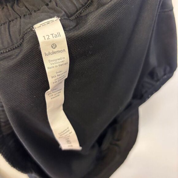 Lululemon Hottie Hot Black Mesh Side Lined Athletic High Waisted Shorts 12 Tall - Picture 6 of 6